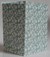 Geschenkpapier Blmchen auf Blaugrau